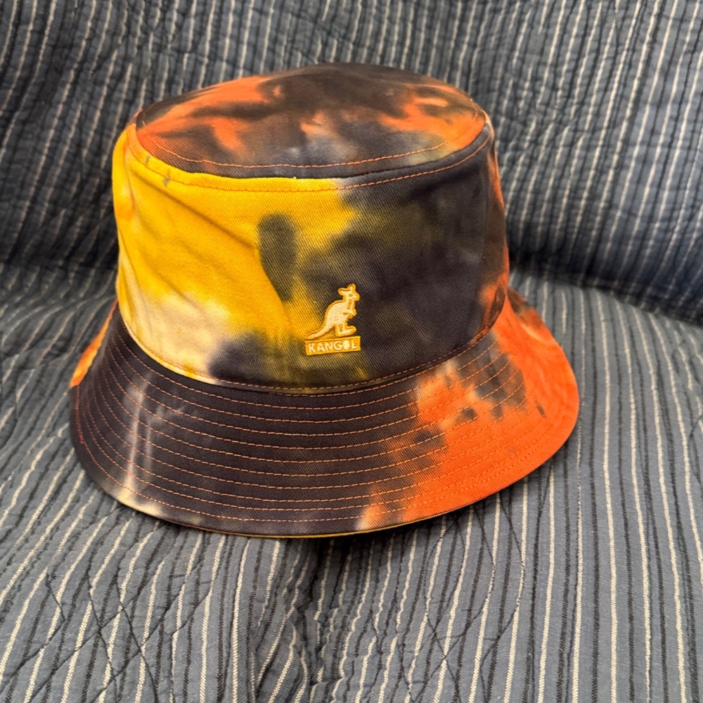 NWT medium Kangol Multicolor Tie-Dye Bucket Hat